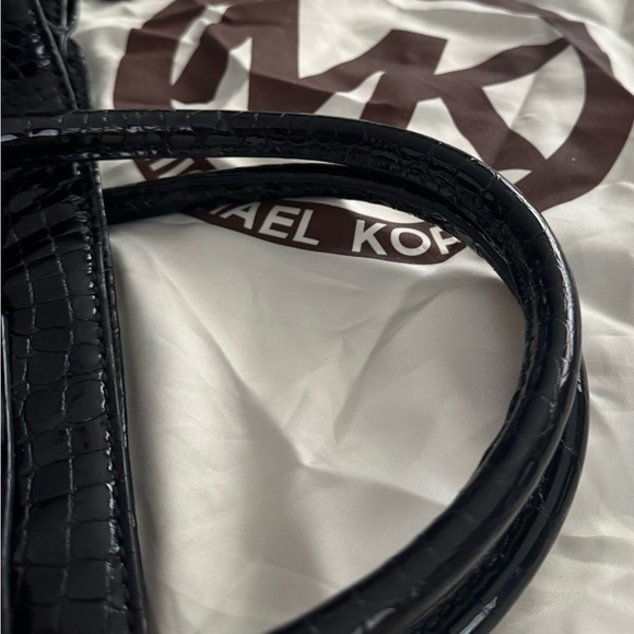 Michael Kors Hamilton Black Croc-Embossed Women's Bag - Picture 7 of 8